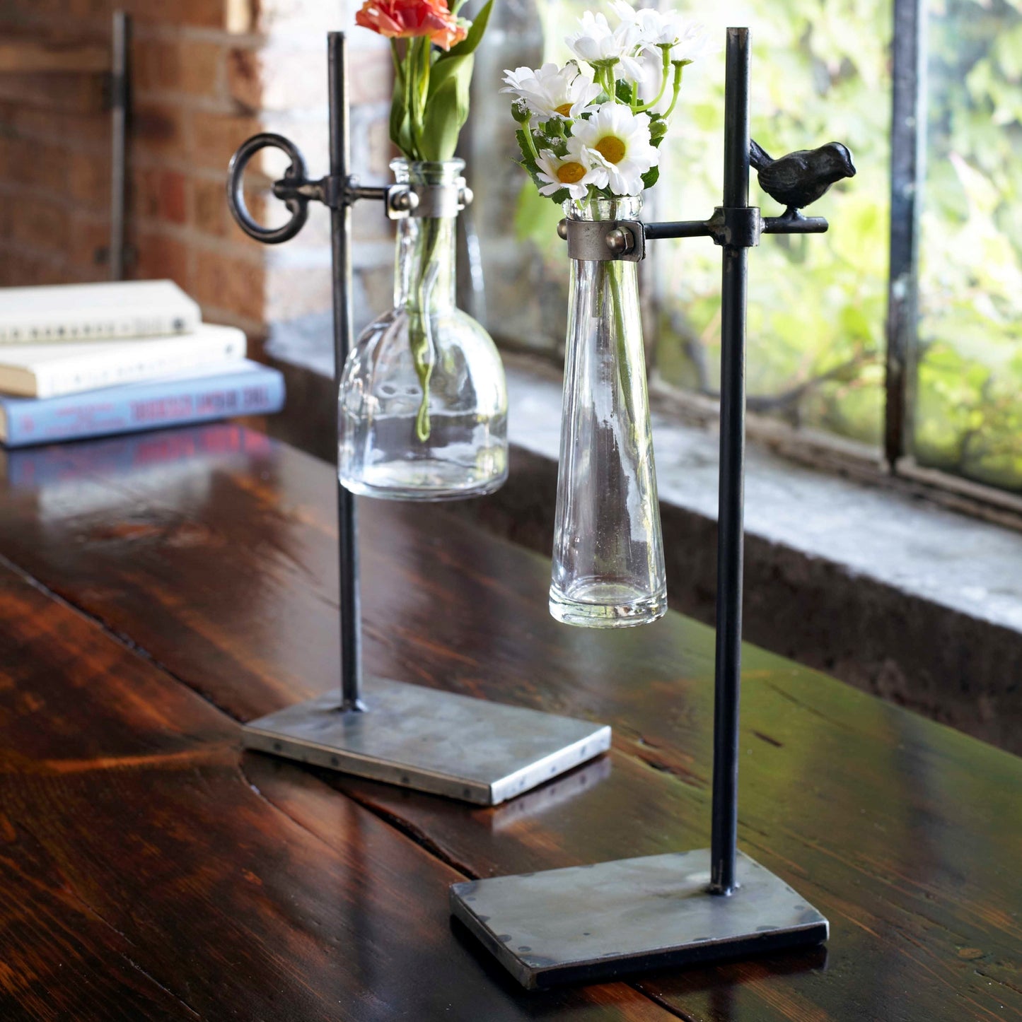 Hanging Bud Vase with Metal Stand (Set of 2)