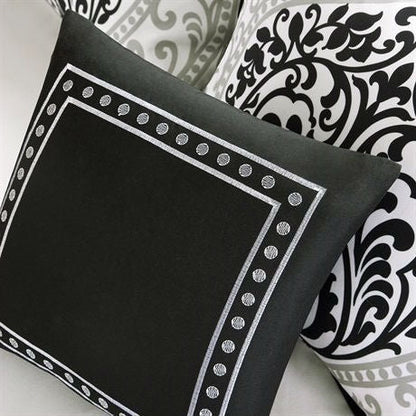 Twin / Twin XL 4-Piece Black White Damask Print Comforter Set